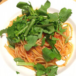 パッチョ オイスターバー - 音戸ちりめんと有機ルッコラのアラビアータ　1100円