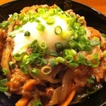 旬菜・創作・美酒 ダイニング　フロッシュ - 豚肉のねぎ味噌丼 温卵のせ。ねぎ味噌×豚肉の黄金コンビ♪♪