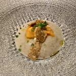 ガストロノミーソール ヤナギヤ - 菊芋の冷静スープ　上には生ウニとサブレ
