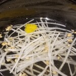 馳走 啐啄一十  - 口直し⑫胡麻、葱、柚子皮の澄まし汁
      少し胡麻油を垂らして風味付けをしてあります。
      肉が続くだけに正直、ありがたい。(笑)