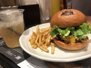 東京で行列のできる人気のハンバーガー店選 食べログまとめ 東京で行列のできる人気のハンバーガー店選 食べログまとめ