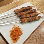羊膳 - ラムバラ肉の串焼き