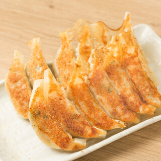 福岡で人気の餃子店が東京初進出！実はヘルシーな自慢の餃子♪