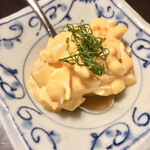 鳥田中 - 唐揚げには自家製タルタルソースがついていました　これはちびちびいただきます（笑）