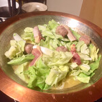 鳥田中 - 素材の違いで鍋も表情を変えますね