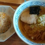 仙華園 - ラーメンとミニチャーハンのセット¥880