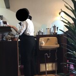 アデリータ - 店内（座席より右まわり）➡