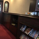 アデリータ - 店内（座席より右まわり）➡