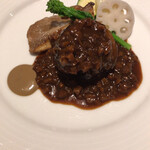 マッシュルーム - 岡山産猪バラ肉の煮込み 軽く燻製をかけて 牛蒡のソース 黒胡椒のムース添え