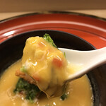 Akasaka Kikunoi - 昼懐石１００００円。菜の花蒸し。百合根饅頭を生雲丹の餡で仕上げたものです。濃厚な旨味が広がりますが、野菜中心の構成ですので、ペロリといただきました（╹◡╹）（╹◡╹）