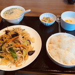 食香居 - 豚肉と野菜炒めランチ　670円