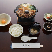 黒毛和牛のすき焼き御膳（生卵付き）