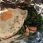 鉄板居酒屋 へらちょんぺ - ほうれん草ベーコン（500円）