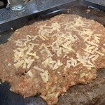 鉄板居酒屋 へらちょんぺ - ●もんじゃべーす（650円） ●トッピング：チーズ（100円） ●トッピング：明太子（200円）
