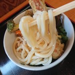 むらお - 麺のリフトアップ