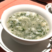 中国飯店 富麗華 - 春菊魚容羹。