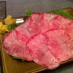 龍叶苑 - タン刺し