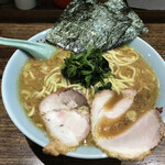 豚骨醤油ラーメン まじめ家 - 