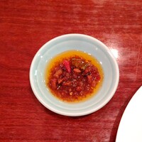 廣東飯店 - トッピングの肉みそ