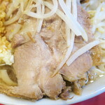 ラーメン二郎 - 豚