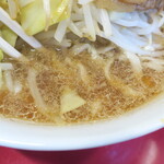 ラーメン二郎 - スープ