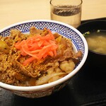 Yoshinoya - 牛丼大盛ツユダク512円 味噌汁65円