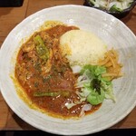 SPICY CURRY 魯珈 - 激辛！鶏せせりと獅子唐のタマリンドカレー
