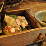 Tamagan zou - 豚肉と旬野菜のせいろ蒸し