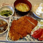 Izakaya Mitsugu - カツ定食600円