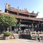 三水餅店 - 龍山寺 本殿