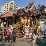 三水餅店 - 龍山寺 前殿の旧正月の飾り物