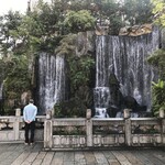 三水餅店 - 庭の人工の滝