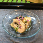 松寿司 - 牡蠣の漬け込み。プルンとクリーミィ♡