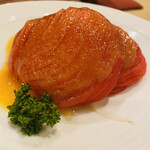 牛たん料理 閣 ブランドーム本店 - トマトサラダ　結構ボリュームあります