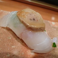 鮨 おさむ - 【平目昆布〆のキンキ肝乗せ】