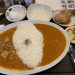J&T AIGAKE CURRY  - （左）タイチキンマッサマンカレー（右）瀬戸内レモンバタービーフカレー