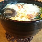 そうめん処 霞亭 - 霞亭にゅうめん 横から見た図