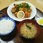 市民食堂 味よし屋 - とりから揚げ定食 ¥６００ー
            ご飯と味噌汁お代わりOK