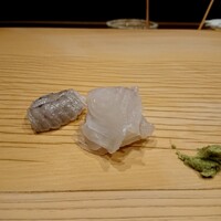 鮨処 つく田 - ヒラメのえんがわとヒラメ
