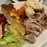 ブラッスリー・バーゼル - ブロッコリー＆厚切りの生ハム…マヨネーズと
      粒マスタードの相性が最高‼️