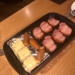 函館バー・ハメド - ベーコン&ウィンナー&チーズの盛り合わせ