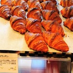 ラトリエ･デュ･パン - クロワッサン  何故かスルーしてしまった(。>д<)