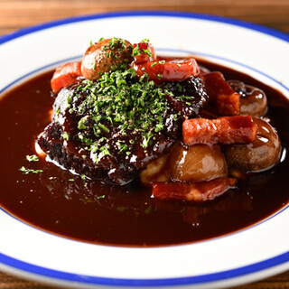 “Burgundy-style beef cheek stew in red wine” full of flavor