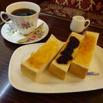 ブルートレイン - 料理写真:コーヒーカップが華やか