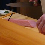 鮨 あらい - 脂で色白のトロ