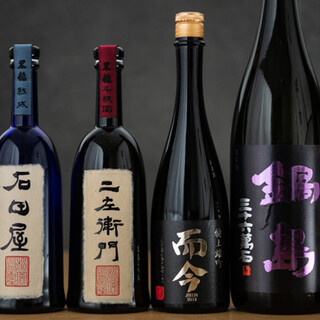 We have a selection of sake and champagne that go well with vinegared rice, carefully selected by our sake brewers.