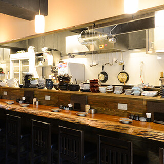The restaurant can be reserved for up to 100 people, with a variety of seats available.