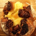 メゾン ムラタ - 無花果とクリームチーズがハード系パンにとっても合う！