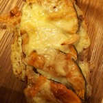 メゾン ムラタ - ドライ無花果の入ったパンに、かぼちゃやチーズ。
      １つでお腹いっぱいです！