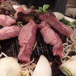 炭火兜ひつじ - 北海道産の羊カルビは羊らしい